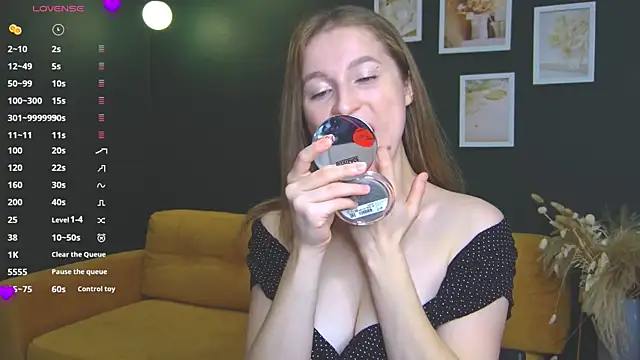 S Sandra online show from 11.18.25