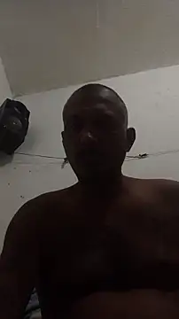 Snapshot of negrocomomisuerte chatting on 11.14.25 negrocomomisuerte online show from 11.14.25