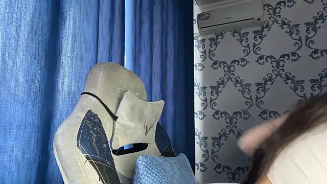 Snapshot of TwotyBright chatting on 03.02.26 TwotyBright online show from 03.02.26