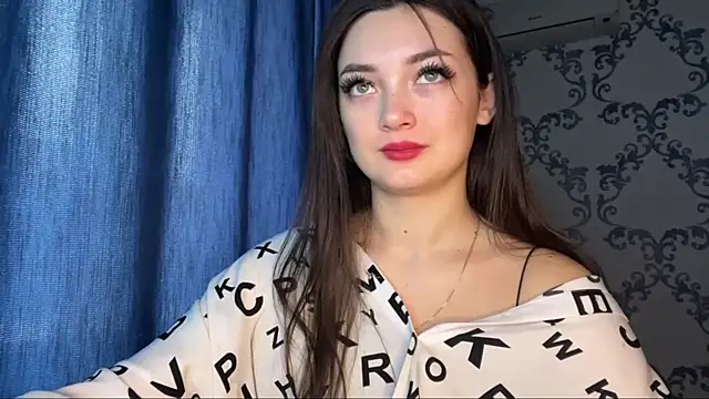 Snapshot of TwotyBright chatting on 03.03.26 TwotyBright online show from 03.03.26