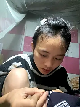 Snapshot of Li_ve chatting on 11.13.25 Li ve online show from 11.13.25