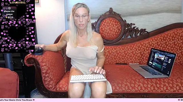 Snapshot of ChrisTinaBruce chatting on 11.16.25 ChrisTinaBruce online show from 11.16.25