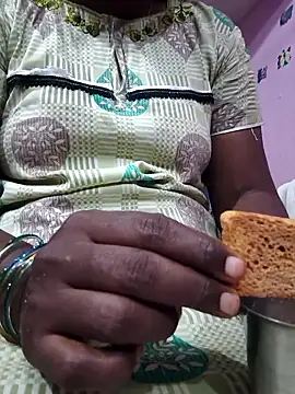 Snapshot of hyd_couple7878 chatting on 11.23.25 hyd couple7878 online show from 11.23.25