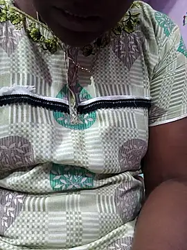 Snapshot of hyd_couple7878 chatting on 12.18.25 hyd couple7878 online show from 12.18.25