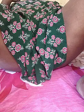 Snapshot of hyd_couple7878 chatting on 12.19.25 hyd couple7878 online show from 12.19.25