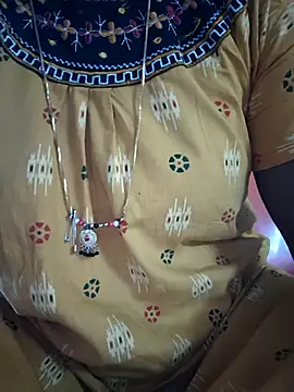 Snapshot of hyd_couple7878 chatting on 12.20.25 hyd couple7878 online show from 12.20.25