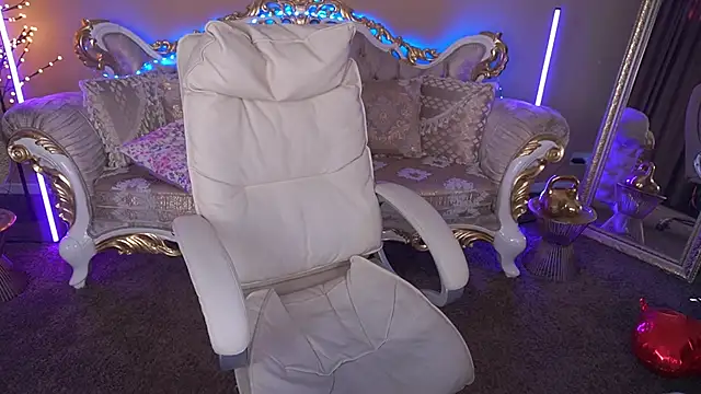 AmiraGoldd online show from 02.10.26