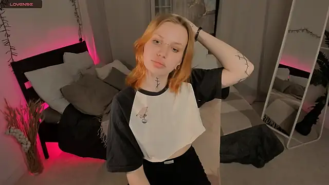 NaomiRosss online show from 11.03.25