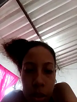 Snapshot of Ari_1217 chatting on 11.20.25 Ari 1217 online show from 11.20.25