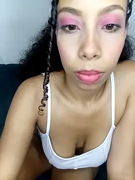 Snapshot of Ari_1217 chatting on 12.02.25 Ari 1217 online show from 12.02.25