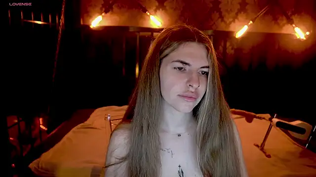 Snapshot of DanielaReign chatting on 03.01.26 DanielaReign online show from 03.01.26