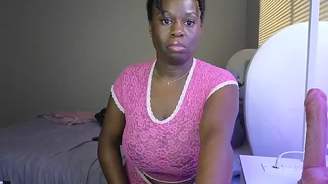 Snapshot of ladiosa_selene chatting on 11.19.25 ladiosa selene online show from 11.19.25