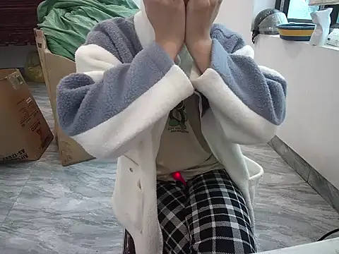 Snapshot of ---Lusi03--- chatting on 12.17.25 ---Lusi03--- online show from 12.17.25