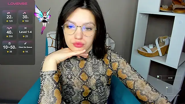 Snapshot of Karina_Kellyy chatting on 11.14.25 Karina Kellyy online show from 11.14.25