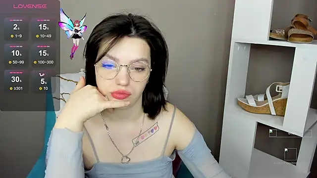 Snapshot of Karina_Kellyy chatting on 11.20.25 Karina Kellyy online show from 11.20.25