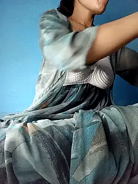 Snapshot of Saniya76 chatting on 11.24.25 Saniya76 online show from 11.24.25