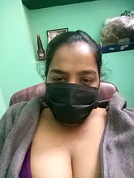 Snapshot of Madhumitha99 chatting on 11.26.25 Madhumitha99 online show from 11.26.25