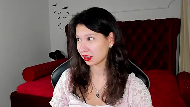 SaraDenars online show from 11.17.25