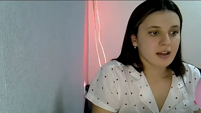 Snapshot of KiraHoney chatting on 02.13.26 KiraHoney online show from 02.13.26