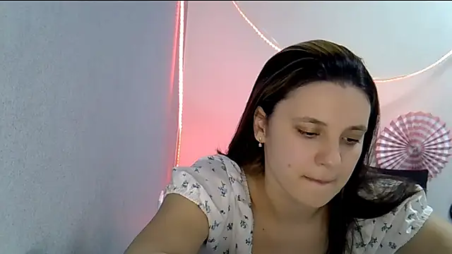 Snapshot of KiraHoney chatting on 02.27.26 KiraHoney online show from 02.27.26