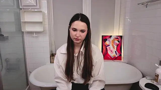 Snapshot of LeenaPuita chatting on 12.13.25 LeenaPuita online show from 12.13.25