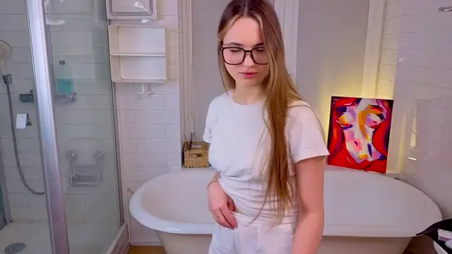 Snapshot of LeenaPuita chatting on 01.14.26 LeenaPuita online show from 01.14.26