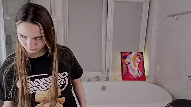 LeenaPuita online show from 02.24.26