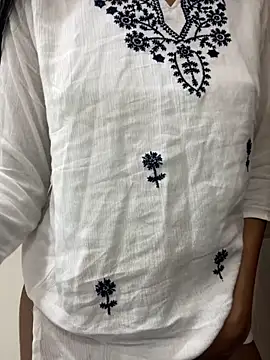 Snapshot of DIVA-8 chatting on 11.03.25 DIVA-8 online show from 11.03.25