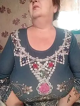 Snapshot of MyHoneyKira chatting on 12.16.25 MyHoneyKira online show from 12.16.25