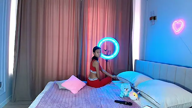 lihnpham online show from 11.27.25