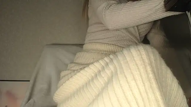 Snapshot of charm__me chatting on 02.13.26 charm me online show from 02.13.26