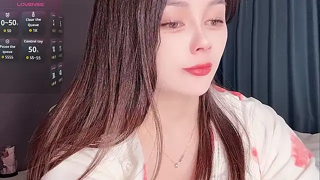 Snapshot of Yesenia- chatting on 11.17.25 Yesenia- online show from 11.17.25