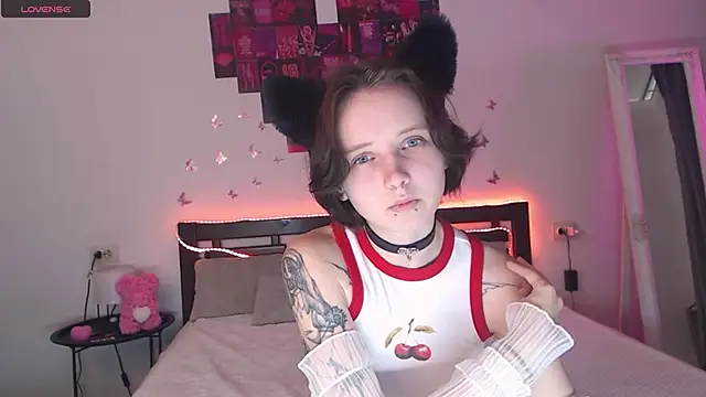 Snapshot of OliviaFlex chatting on 11.12.25 OliviaFlex online show from 11.12.25