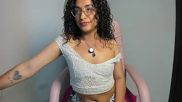 misslya00 online show from 11.30.25