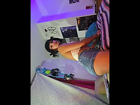 Snapshot of Lila_bratzz chatting on 11.05.25 Lila bratzz online show from 11.05.25