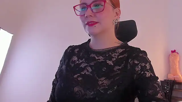 Snapshot of MistressErza chatting on 07.06.26 MistressErza online show from 07.06.26
