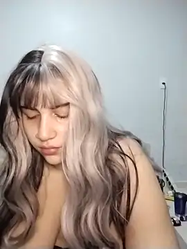 Snapshot of lele_inocente chatting on 12.01.25 lele inocente online show from 12.01.25