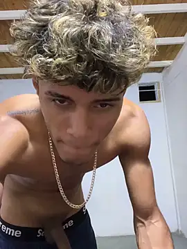 Snapshot of meliodas_23cm chatting on 02.08.26 meliodas 23cm online show from 02.08.26