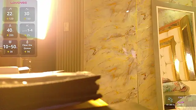 Snapshot of missfoster chatting on 11.27.25 missfoster online show from 11.27.25