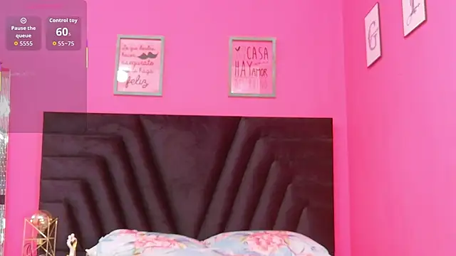 Snapshot of missfoster chatting on 12.18.25 missfoster online show from 12.18.25