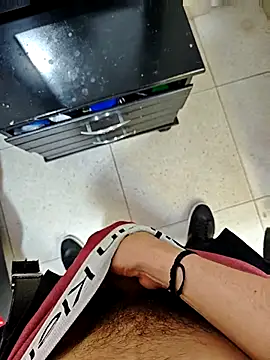 Snapshot of Dirty-Guy-Naugthy chatting on 11.07.25 Dirty-Guy-Naugthy online show from 11.07.25