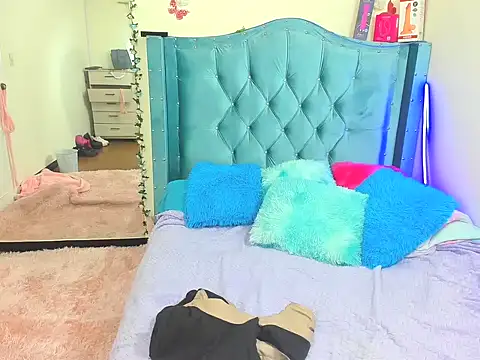 Snapshot of Aurora_sky9 chatting on 12.16.25 Aurora sky9 online show from 12.16.25