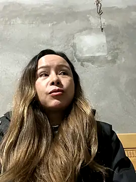 thu-cuoi online show from 12.17.25