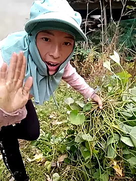 oanh-oanhbay online show from 12.14.25