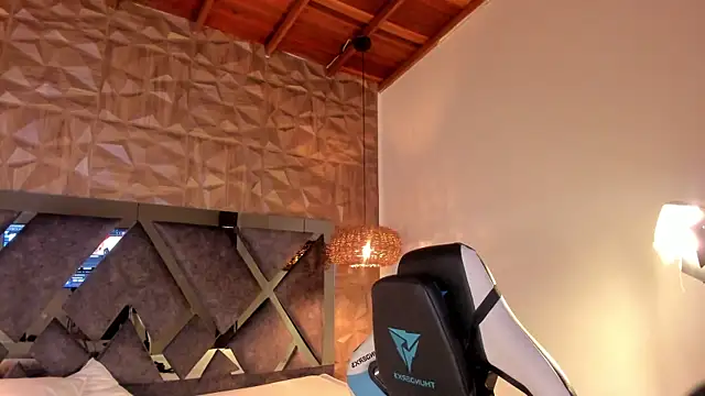 Kiara velvet   online show from 04.06.26