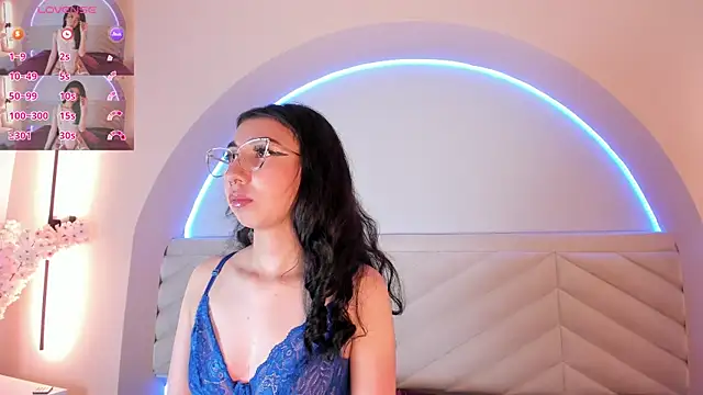 Isabella Crofts online show from 05.19.26