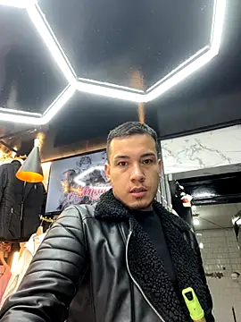 Snapshot of Daniel_Martinz chatting on 11.08.25 Daniel Martinz online show from 11.08.25