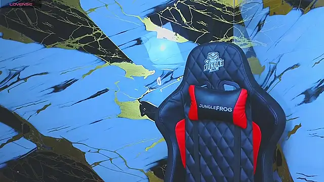 Snapshot of Suarezz10_ chatting on 11.16.25 Suarezz10 online show from 11.16.25