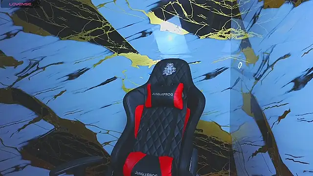 Snapshot of Suarezz10_ chatting on 11.20.25 Suarezz10 online show from 11.20.25