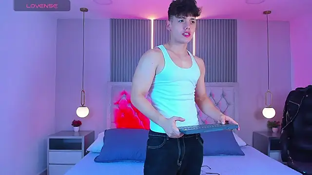 Snapshot of jhoumod_21_ chatting on 11.28.25 jhoumod 21 online show from 11.28.25